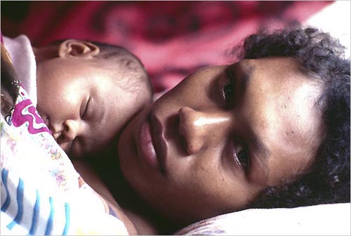 Mother and daughter, Malaita Island, Solomon Islands. copyright Michael McCoy