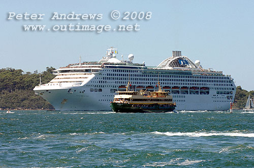 The Sun Princess arrives to Sydney Harbour, viewed from Mrs Macquaries Point.