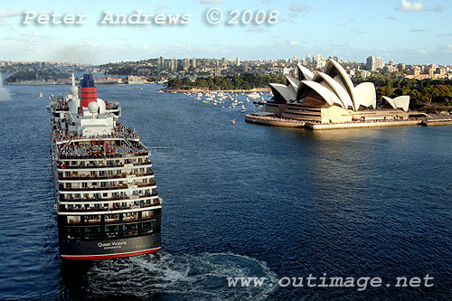 Queen Victoria now moving forward towards the South Pacific Ocean about to past the Sydney Opera House.