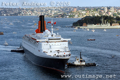 Queen Elizabeth II steaming towards Circular Quay.