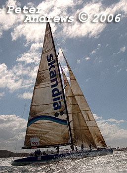 Grant Wharington's 98 foot IRC Maxi Skandia leads the fleet out of the harbour after the 2006 Sydney to Gold Coast Yacht Race.