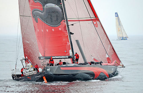 PUMA Ocean Racing currently in 4th place, chases Telefonica Blue, approximately 80 miles from the finish of leg 6 in Boston. 