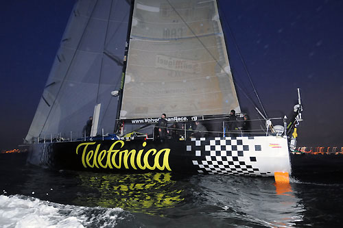 Telefonica Black, skippered by Fernando Echavarri (ESP) finish fifth on leg 6 of the Volvo Ocean Race, from Rio de Janeiro to Boston, crossing the finish line at 09:48:15 GMT 27-4-2009. Photo copyrightDave Kneale / Volvo Ocean Race.