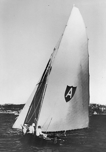 Alf Beashel’s 18 footer Alruth on Sydney Harbour. Photo copyright, The Australian 18 Footers League.